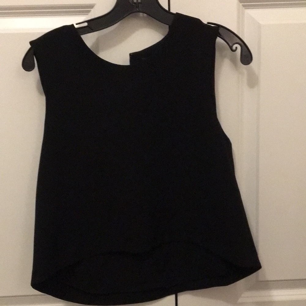 Club Monaco flowy blouse
